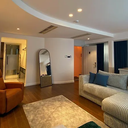 La Luma Suites&hostel Проживание в семье