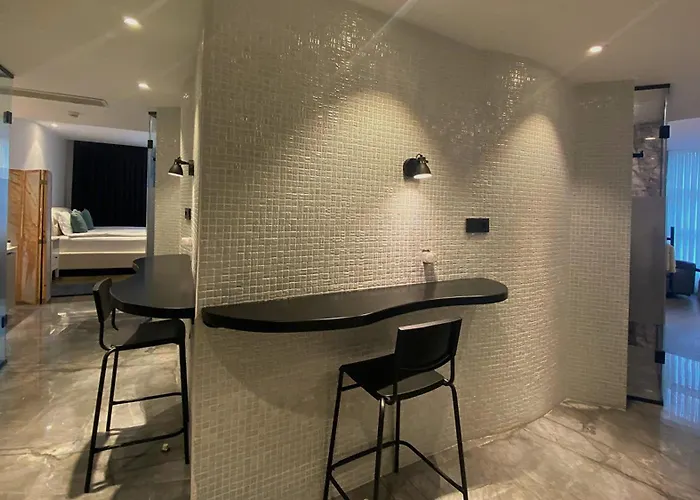 La Luma Suites&hostel Проживание в семье *